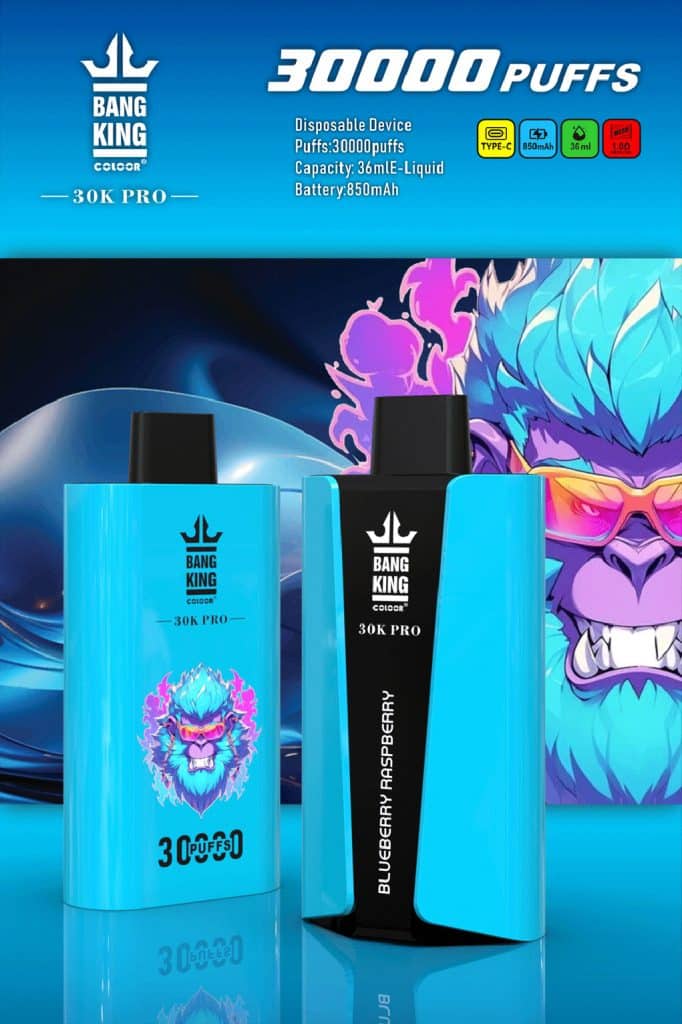 Pink Bang King 30000 Pro vape-enhet med Blueberry Granberry Cherry-smak på en kreativ, färgglad bakgrund.